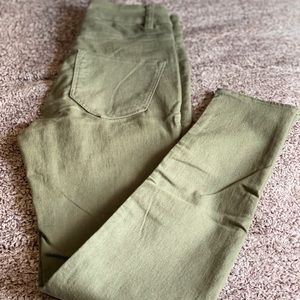 High waisted Olive green jegging.